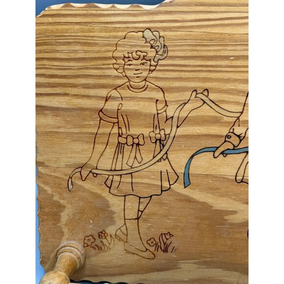 Vtg Wooden Towel Holder Maypole Dancing Plaque With Embroidered Recipe TeaCloth - Picture 10 of 14